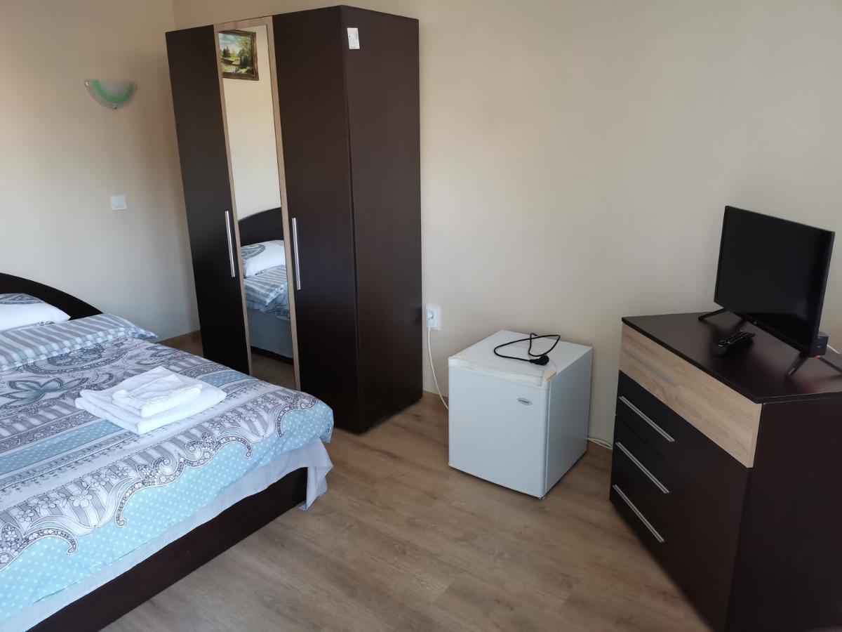 Guest Rooms Mihaylovi Pavel Banya Exterior foto